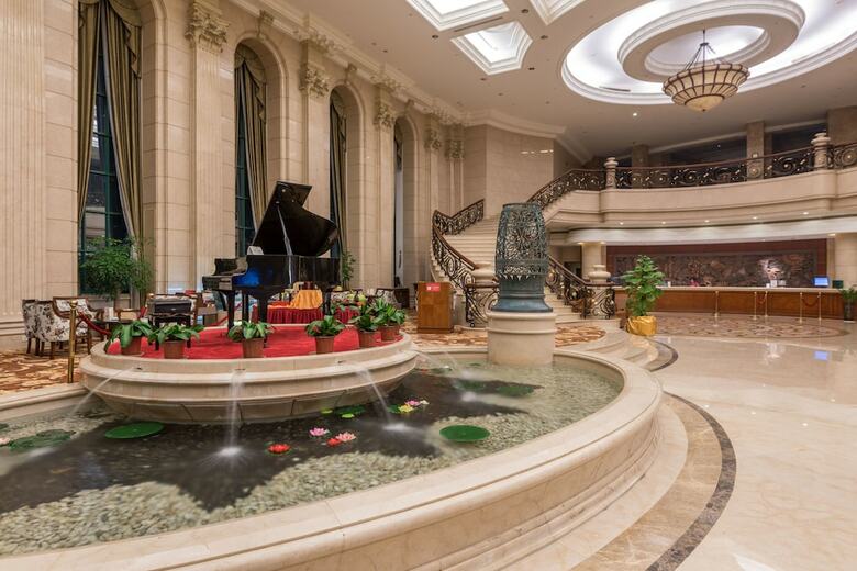 Bao Hong Hotel Sanya