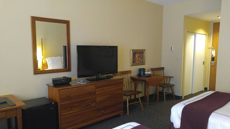 Hotel Warren Conference Center And Inn
