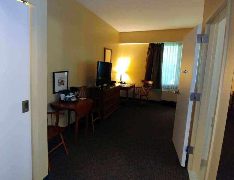 Hotel Warren Conference Center And Inn