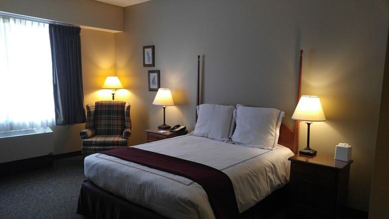 Hotel Warren Conference Center And Inn
