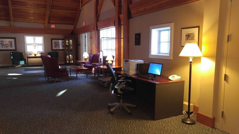 Hotel Warren Conference Center And Inn