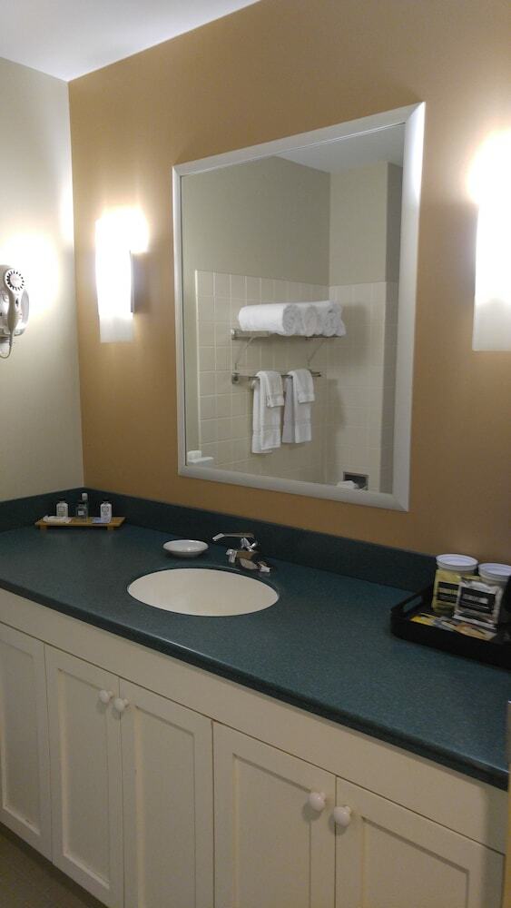 Hotel Warren Conference Center And Inn