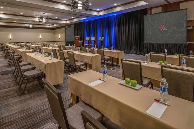 Hotel Fullerton Marriott At California State University