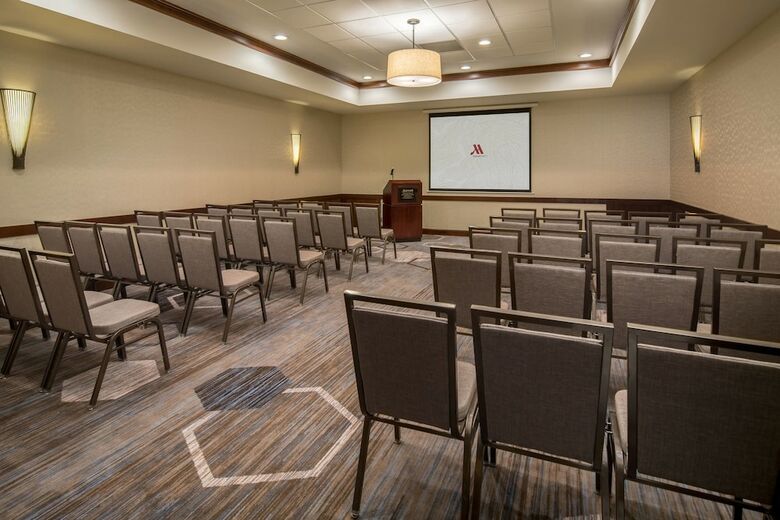 Hotel Fullerton Marriott At California State University