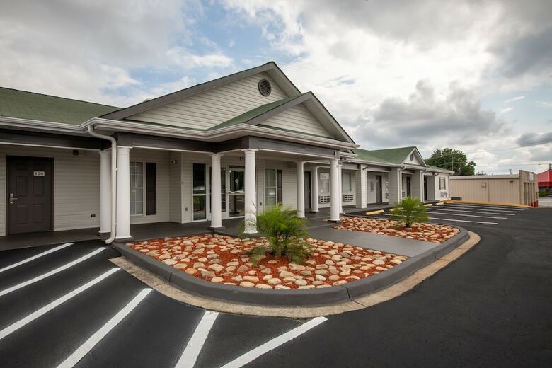 Motel Suburban Extended Stay Hotel