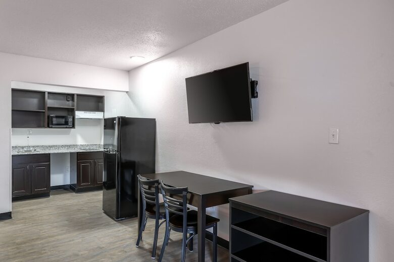Motel Suburban Extended Stay Hotel