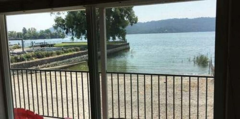 Clear Lake Cottages & Marina
