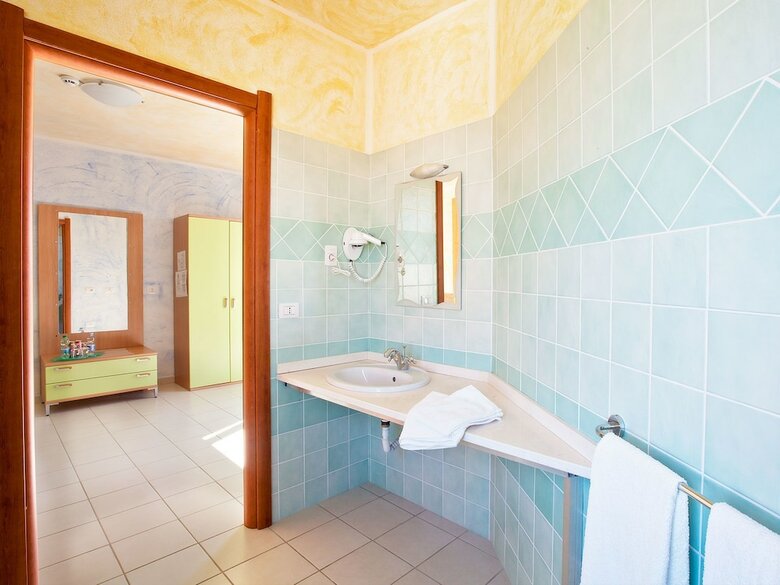 Ariadimari Hotel