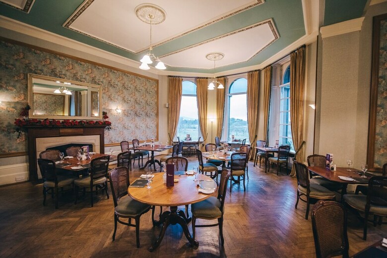 Cornhill Castle Hotel