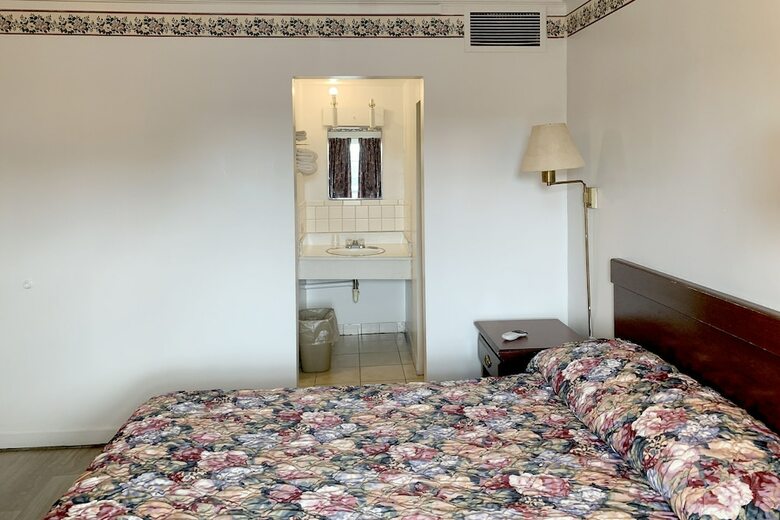 Motel Four Keys Inn