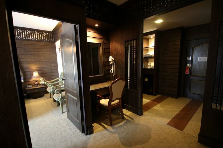 Ruean Phae Royal Park Hotel