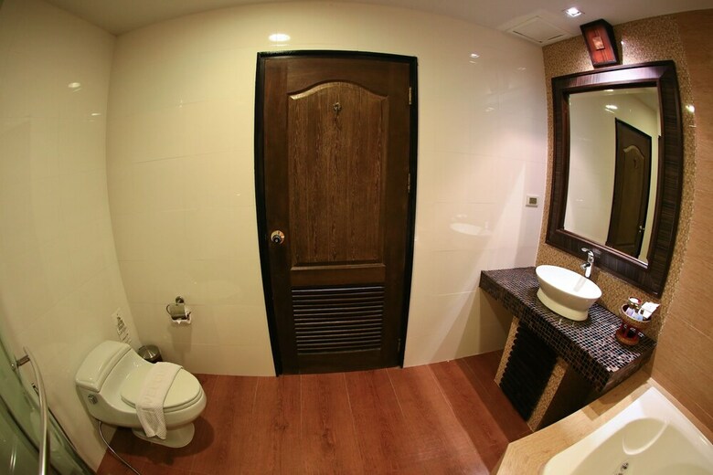 Ruean Phae Royal Park Hotel