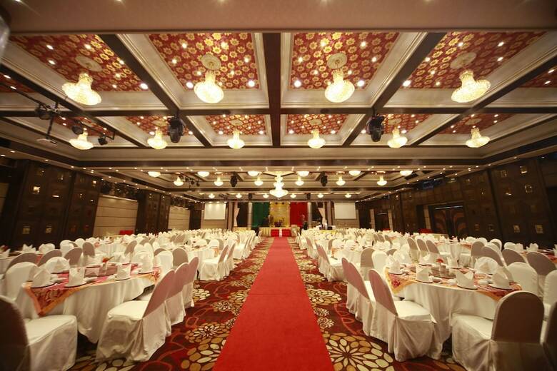 Ruean Phae Royal Park Hotel