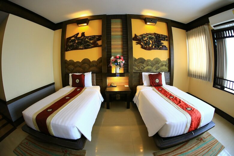 Ruean Phae Royal Park Hotel