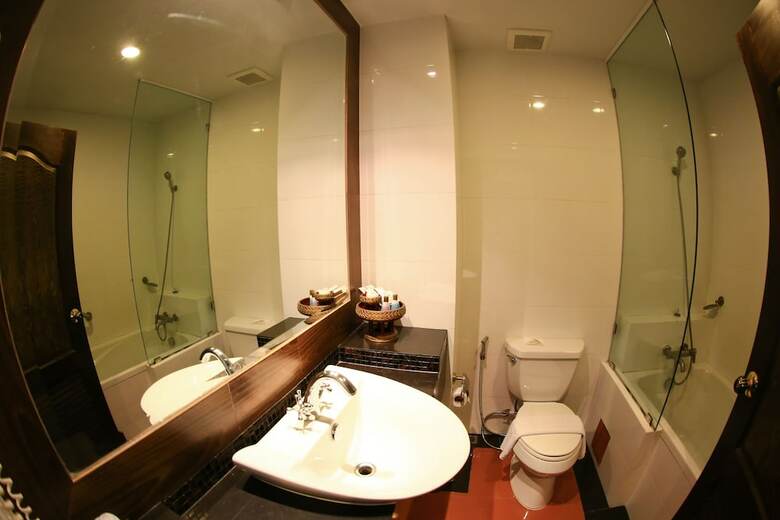 Ruean Phae Royal Park Hotel