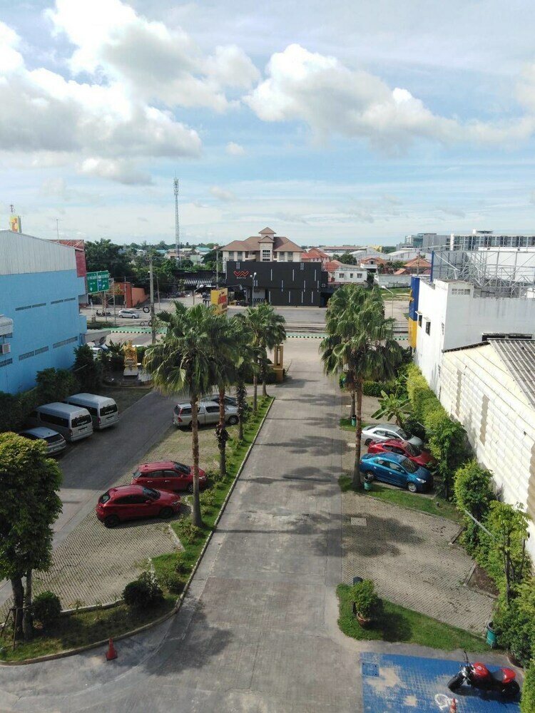 Ruean Phae Royal Park Hotel