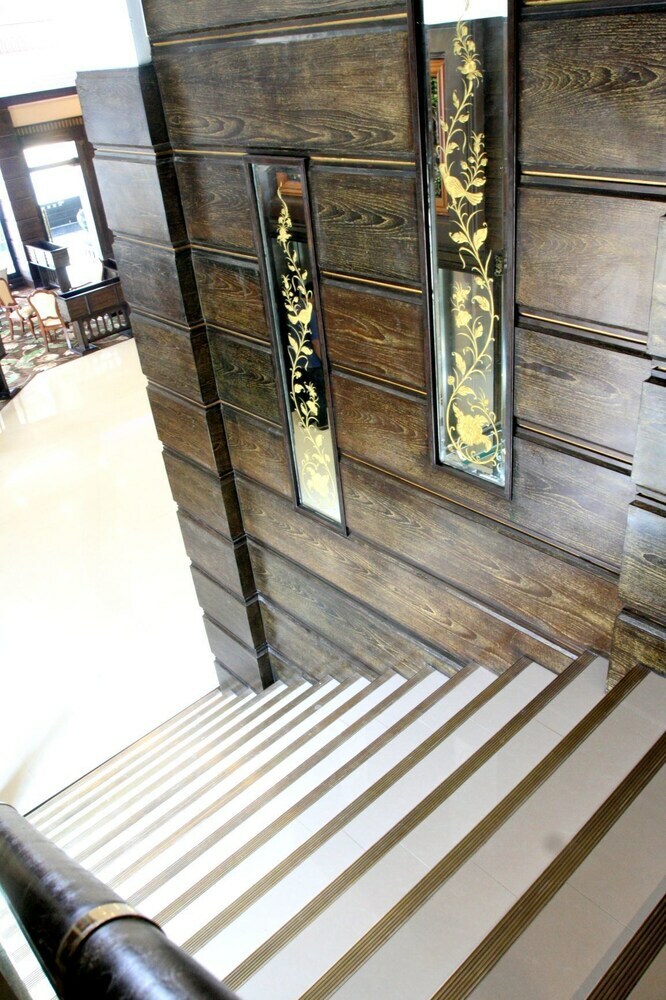 Ruean Phae Royal Park Hotel