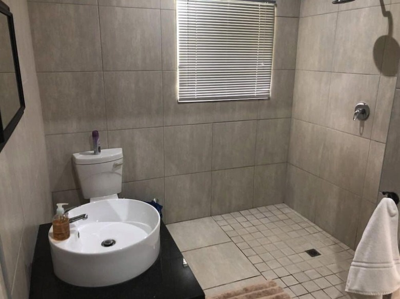 Hotel Big 5 Guest House