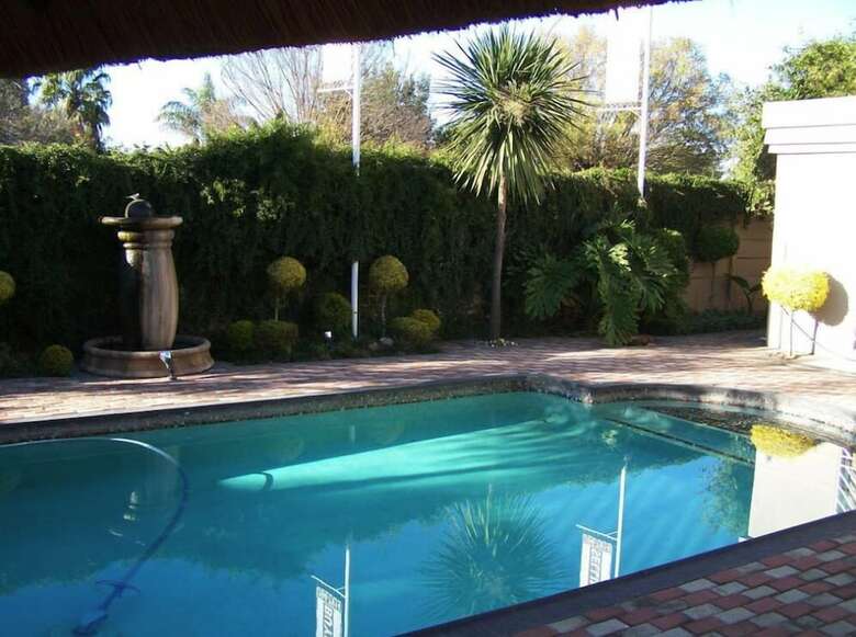 Hotel Big 5 Guest House