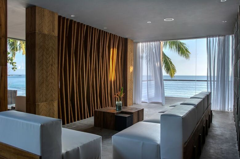 Katamaran Hotel & Resort