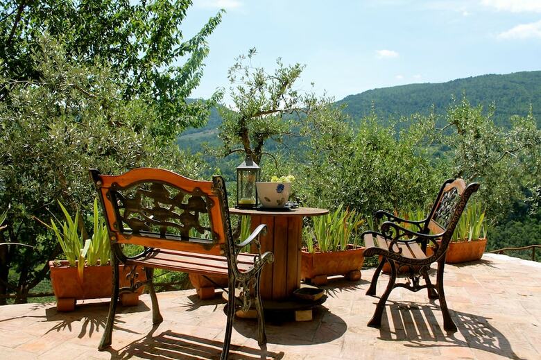 Guesthouse Runcini Dormire In Un Borgo Medievale