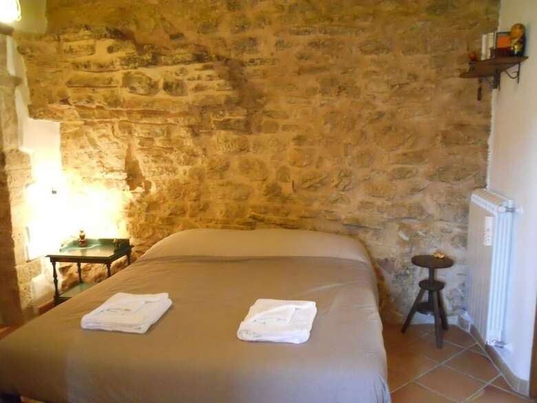 Guesthouse Runcini Dormire In Un Borgo Medievale