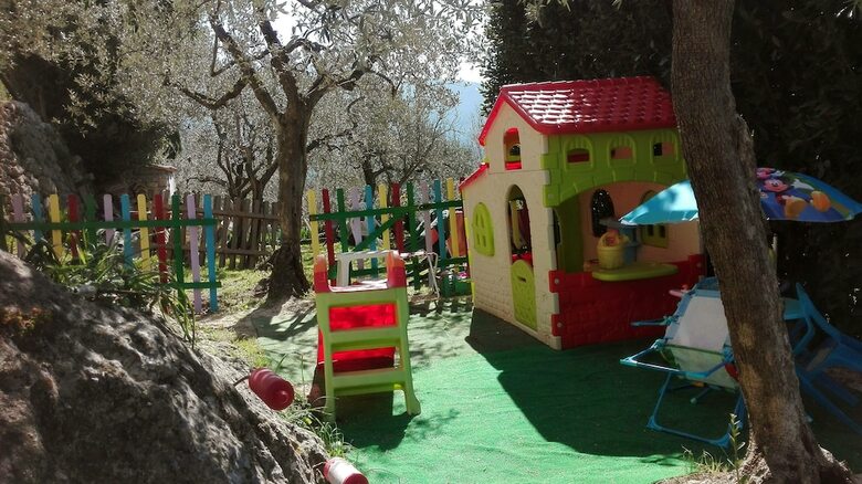 Guesthouse Runcini Dormire In Un Borgo Medievale