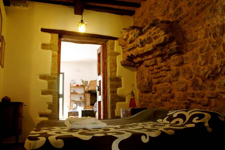 Guesthouse Runcini Dormire In Un Borgo Medievale