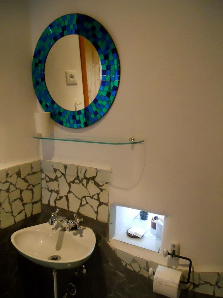 Guesthouse Runcini Dormire In Un Borgo Medievale