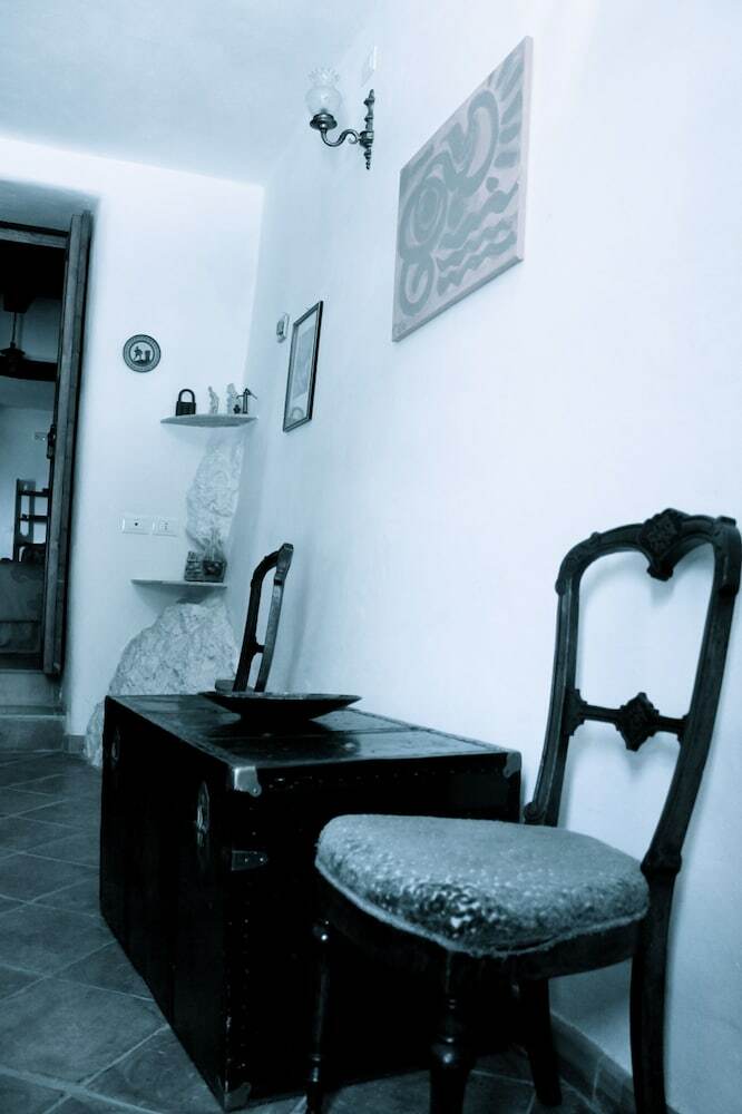 Guesthouse Runcini Dormire In Un Borgo Medievale