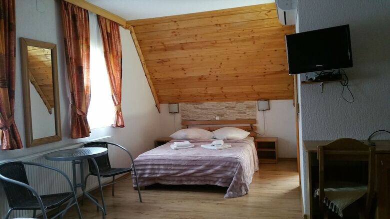 Hotel Pansion House Prijeboj