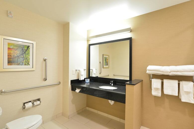 Hotel Fairfield Inn & Suites By Marriott Eau Claire Chippewa Falls