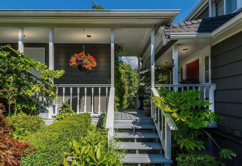 Crystal's View Bed & Breakfast