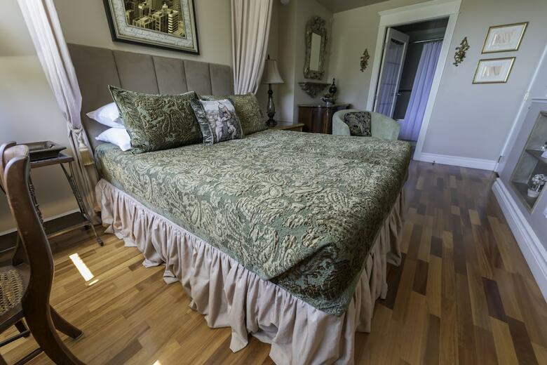 Crystal's View Bed & Breakfast