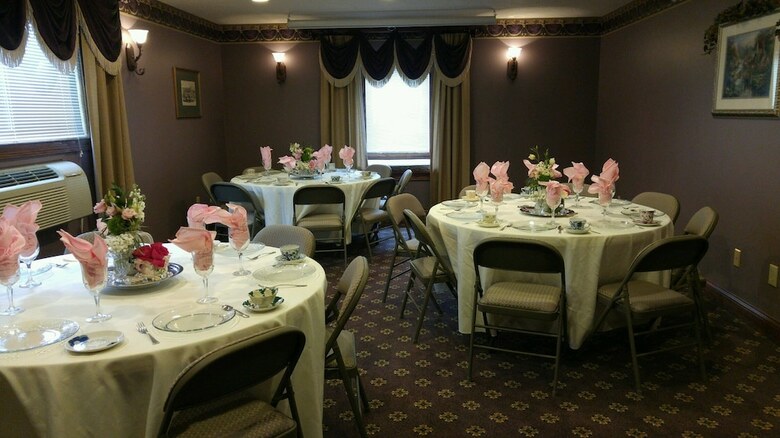 Hotel Hearthstone Inn & Suites