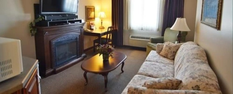 Hotel Hearthstone Inn & Suites