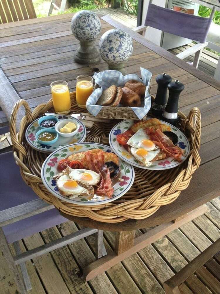Bed & Breakfast Revive On Oakview Boutique Accommodation And Spa