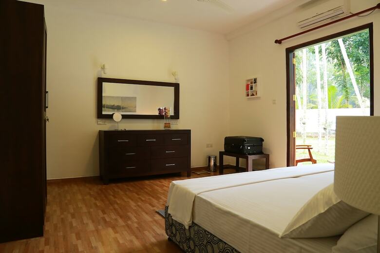 Villa Hikka Resort