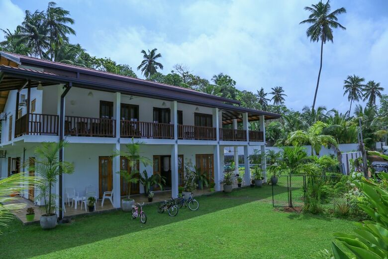 Villa Hikka Resort