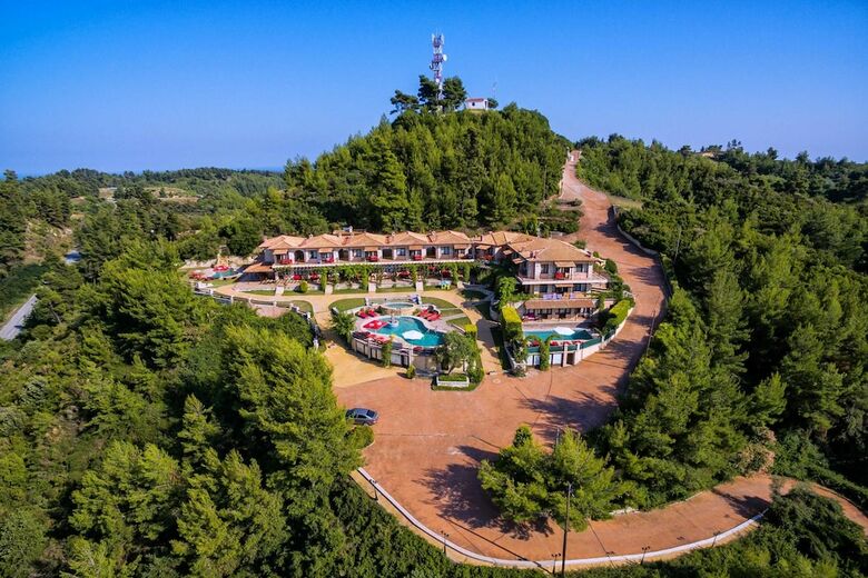 Akritas Ef Zin Villas & Suites