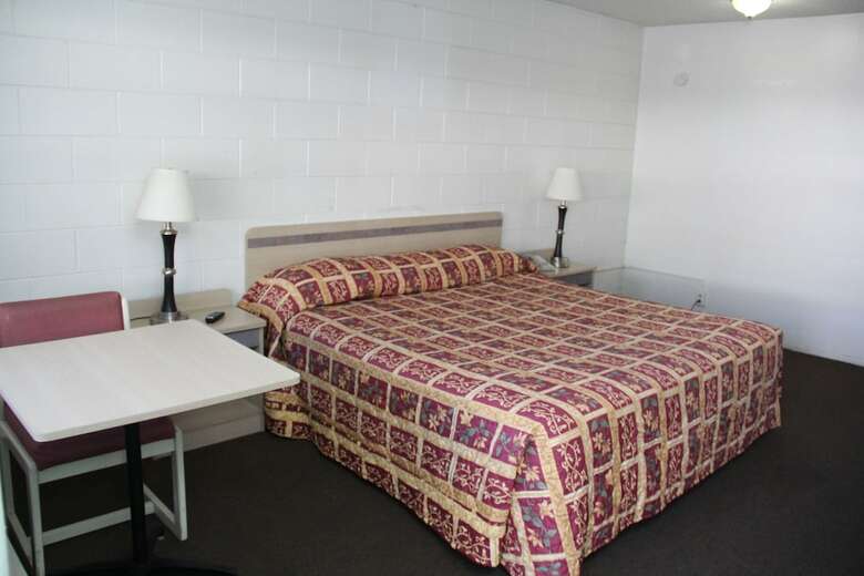 Superlodge Motel