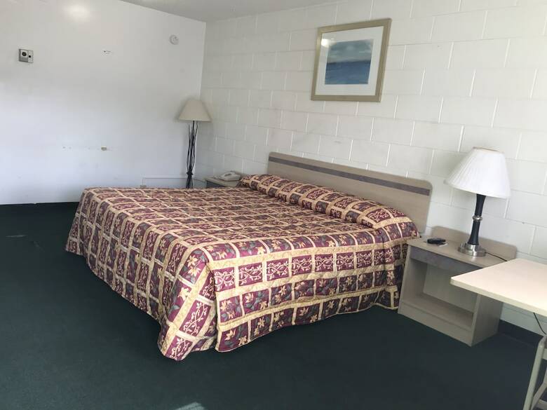 Superlodge Motel