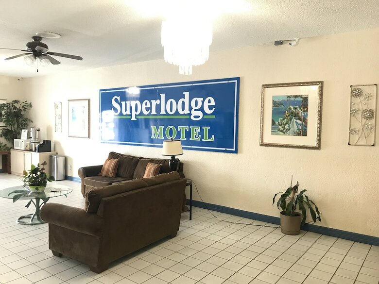 Superlodge Motel