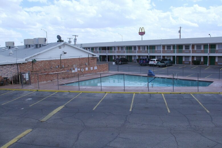 Superlodge Motel