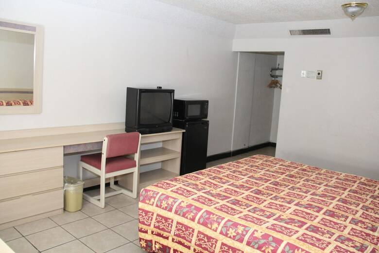 Superlodge Motel
