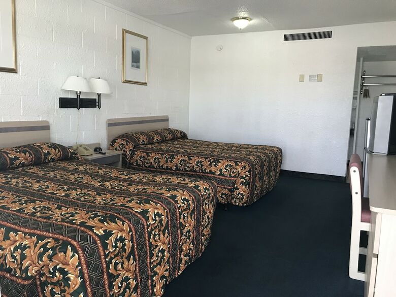 Superlodge Motel