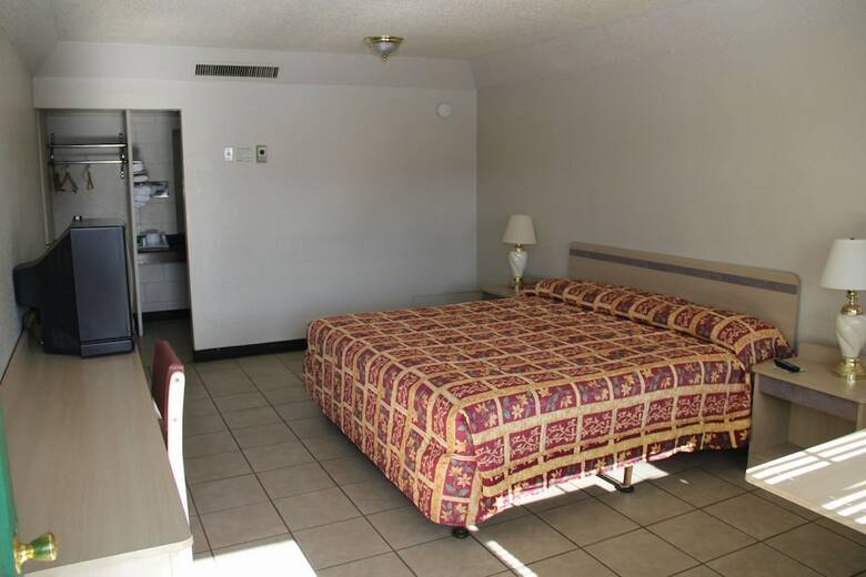 Superlodge Motel