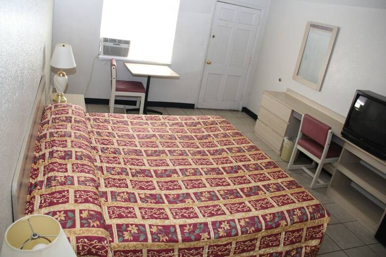 Superlodge Motel