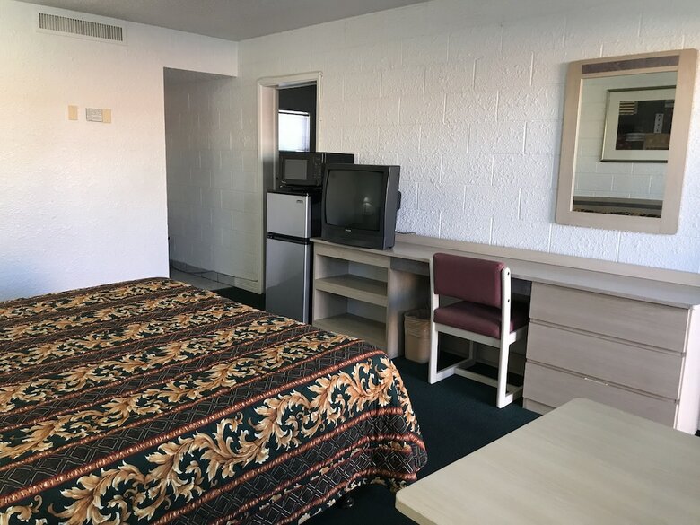 Superlodge Motel