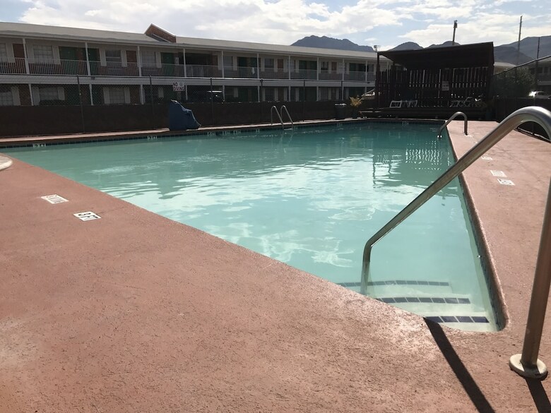 Superlodge Motel